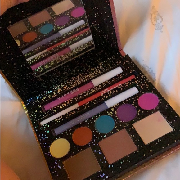 Makeup - Picture 2 of 2